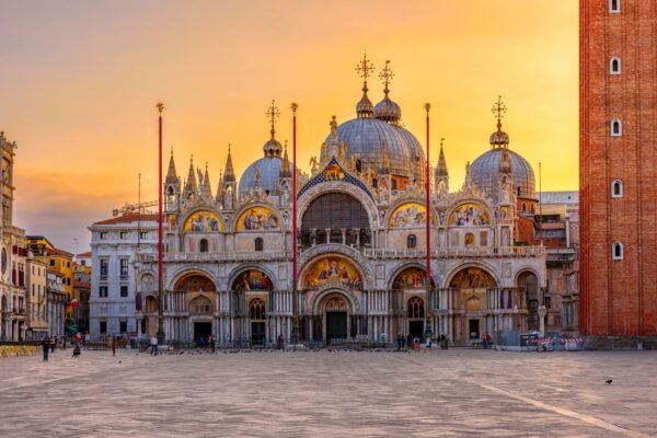 TOUR GUIDATO DELLA BASILICA DI SAN MARCO & GIRO IN GONDOLA